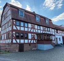 Fulda - Istergiesel: 6,5 Zimmer in Maisonettewohnung
