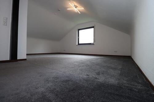 Foto - 1 Zimmer Dachgeschoßwohnung zur Miete in Bad Camberg