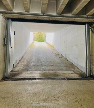 Foto - Tiefgaragenstellplatz, KEIN Duplex
