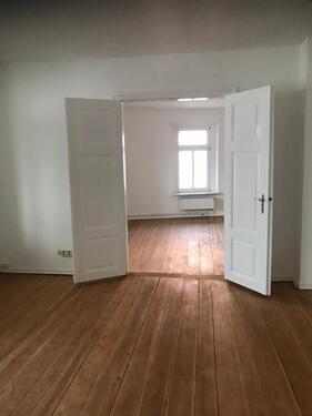 Foto - Renovierte 3-Raum Wohnung im san. Stuckaltbau
