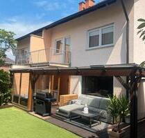 Renovierte DHH zum Sofortbezug - 639.000,00 EUR Kaufpreis, ca.  194,00 m² in Kelkheim (Taunus) (PLZ: 65779)