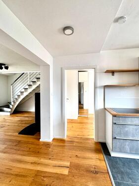 Foto - Bezugsfreie 4-Zimmer-Maisonette mit Balkon, Kamin & Garage