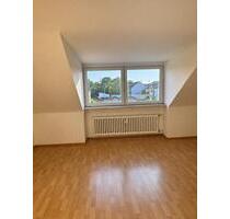 3-Zimmer-Dachgeschosswohnung - 500,00&nbsp;EUR Kaltmiete, ca.&nbsp; 63,00&nbsp;m&sup2; in Duisburg (PLZ: 47058) Duisburg-Mitte