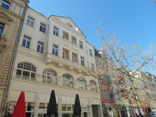 Foto - Mitten in der Ciy - mit Balkon und Einbauküche !!
