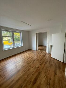 Foto - 4-Raumwohnung im Erdgeschoss nahe Krankenhaus, Schule und See