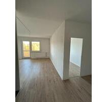IDEAL FÜR FAMILIEN - 5 Zimmer, 2 Balkone, EBK & 2 Badezimmer - Chemnitz Klaffenbach
