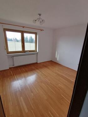 Foto - Vermiete großzügige 4-Zimmer-Wohnung (85 m²) mit Balkon & Garage