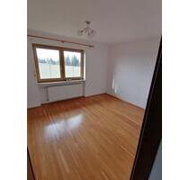 Vermiete großzügige 4-Zimmer-Wohnung (85 m²) mit Balkon & Garage - Loiching