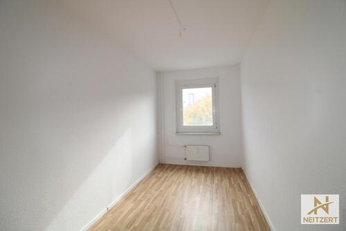 Foto - Helle 3-Zimmer-Wohnung in Leipzig Lausen-Grünau, zentrale Lage, Hausmeisterservice u.v.m.