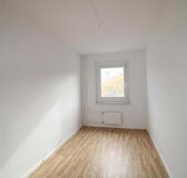 Helle 3-Zimmer-Wohnung in Leipzig Lausen-Grünau, zentrale Lage, Hausmeisterservice u.v.m.