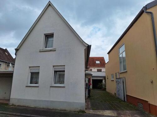 Foto - Großzügiges Zweifamilienhaus mit Hof, Garten und viel Potenzial