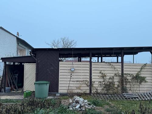 Foto - Großes Caport mit Anbau zum Verkauf