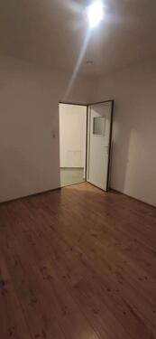 Foto - WG Zimmer in Binsdorf - 380,00&nbsp;EUR Kaltmiete, ca.&nbsp; 80,00&nbsp;m&sup2;