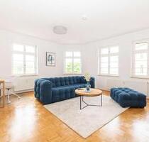 ANKOMMEN UND WOHLFÜHLEN | Stilvoll möblierte Wohnung mit Parkett, Wellnessbad & eigenem Stellplatz - Leipzig Süd