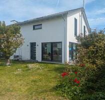 Modernes Wohnglück: Lichtdurchflutetes Einfamilienhaus (Bj. 2018) - Dillingen an der Donau