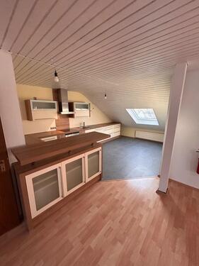 Foto - Attraktive 3-Zi.-DG-Wohnung mit Wintergarten