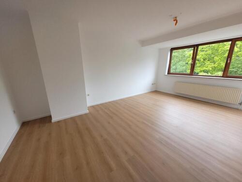 Foto - Chic und top renoviert: 2-Zi.-Wohnung, EBK, neues Bad, Stellplatz, frei!