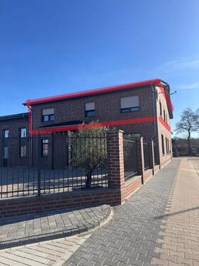 Foto - Attraktive Obergeschoßwohnung in einem Gewerbegebiet zu vermieten