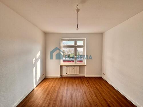 Foto - 3 Zimmer Wohnung, Vinylfußboden, neue EBK möglich, Badewanne