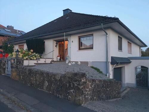 Foto - grosszügiger Bungalow mit Einliegerwohnung