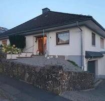 grosszügiger Bungalow mit Einliegerwohnung - Gedern