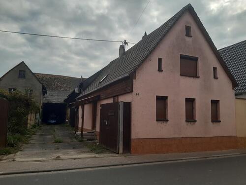 Foto - Ehemaliges landwirtschaftliches Anwesen mit Scheune Nebengebäuden