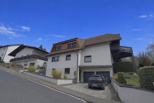Foto - Zweifamilienhaus in sonniger Hanglage mit herrlichem Weitblick
