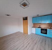 Teilsanierte 1-Zimmer Wohnung mit Stellplatz in Lenningen