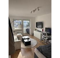 Großes, helles WG-Zimmer mit Balkon in München