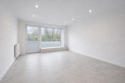 Foto - Zur Vermietung steht eine ca. 40 m² große Gewerbeeinheit in zentraler Lage von Lehrte, nur wenige Gehminuten vom Bahnhof entfernt. Die Einheit befindet sich im Erdgeschoss eines gepflegten...