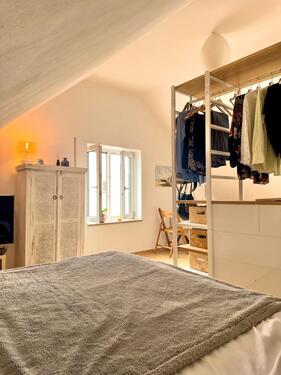 Foto - 1 Zimmer Dachgeschoßwohnung zur Miete in Frankfurt am Main