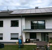 Modernisiertes EFH mit Einliegerwohnung, Hof u. Garten, PV-Anlage - Freudenberg