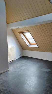 Foto - Dachgeschoßwohnung in Neustadt an der Weinstraße zur Miete