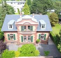 Exklusive Dachgeschosswohnung mit Stil und Charme in direkter Nähe zum Rheinufer - Wiesbaden Biebrich