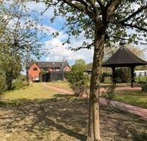 Zweifamilienhaus mit Balkon, Doppelgarage und grossem Grundstück - Haltern am See