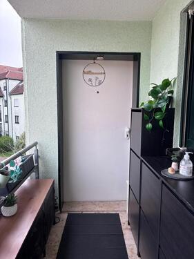 Foto - Modernisierte 3 Zimmer Wohnung mit Küche - Balkon & TG-Stellplatz