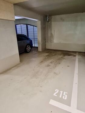 Foto - Sicherer & moderner Parkhausstellplatz in den Bleichert Werken