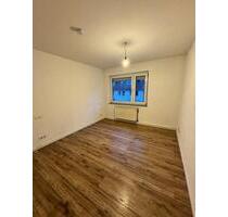 Helle 2-Zimmer-Wohnung mit Balkon in Stuttgart-Degerloch mit EBK