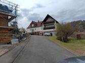 Foto - Großzügiges Zweifamilienhaus mit Garten und Gartenhaus