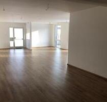 Ausstellungsfläche mit Fenster - Lager - Versandhandel, EG ca. 80 m² - Großaitingen