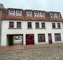 2 12 Zimmerwohnung - 9,00 EUR Kaltmiete, in Tessin (PLZ: 18195)