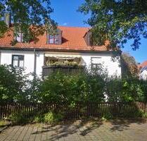 Helle 3-Zimmer-DG-Wohnung mit EBK + ausgebauter Speicher - Karlsfeld