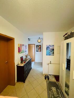 Foto - Großzügige Wohnung mit Balkon, Terrasse und Stellplätzen