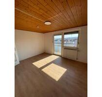 Lichtdurchflutete 3 Zimmer Wohnung mit Balkon & Garage in Ansbach