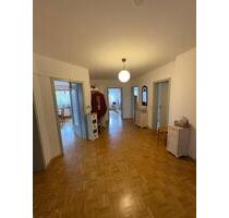 Frisch renovierte 4-Zimmer-Wohnung – Balkon, Garage & viel Platz - Göttingen