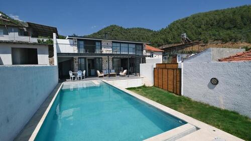 Foto - 5 Zimmer Social Haus (Villa) mit Pool & Garten – ruhig & luxuriös