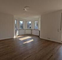 Erstbezug – 3-Zi.-Whg. in Metzingen mit EBK, Terrasse & TG