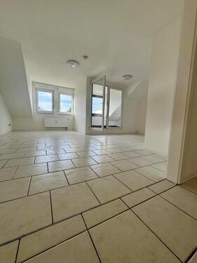 Foto - 2 Wohnein. Laudenbach: DG 85 qm + Souterrain 50 qm