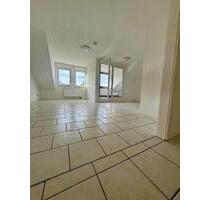 2 Wohnein. Laudenbach: DG 85 qm + Souterrain 50 qm