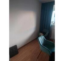 ein Zimmer in meiner zwei einhalb Zimmer Wohnung - Berlin Neukölln